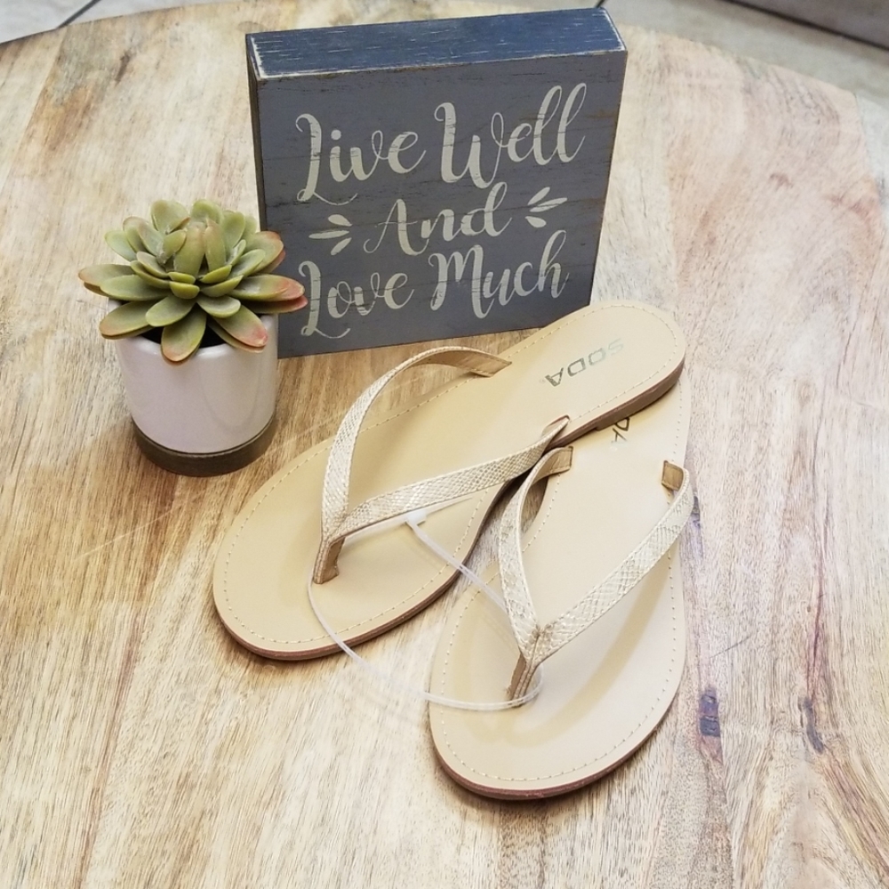 🆕️ Tan snake skin sandal (soda)